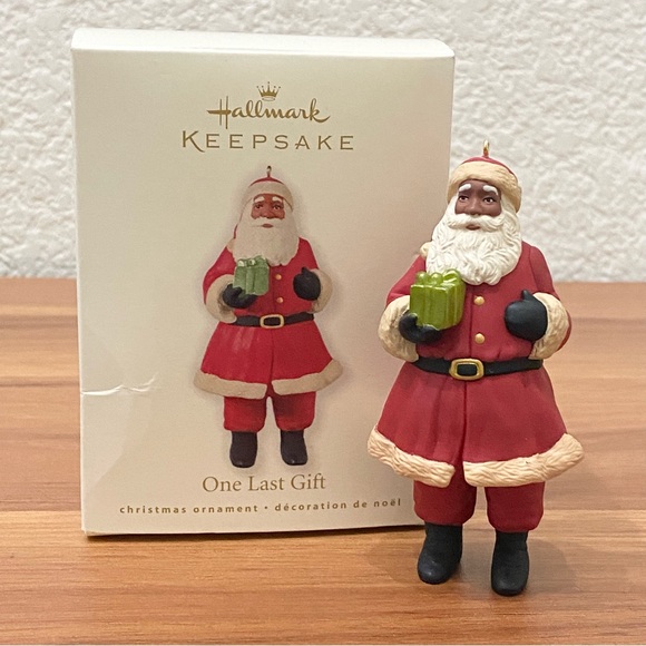 2010 HALLMARK Keepsake One Last Gift AA Santa Christmas Tree Ornament - Picture 2 of 12